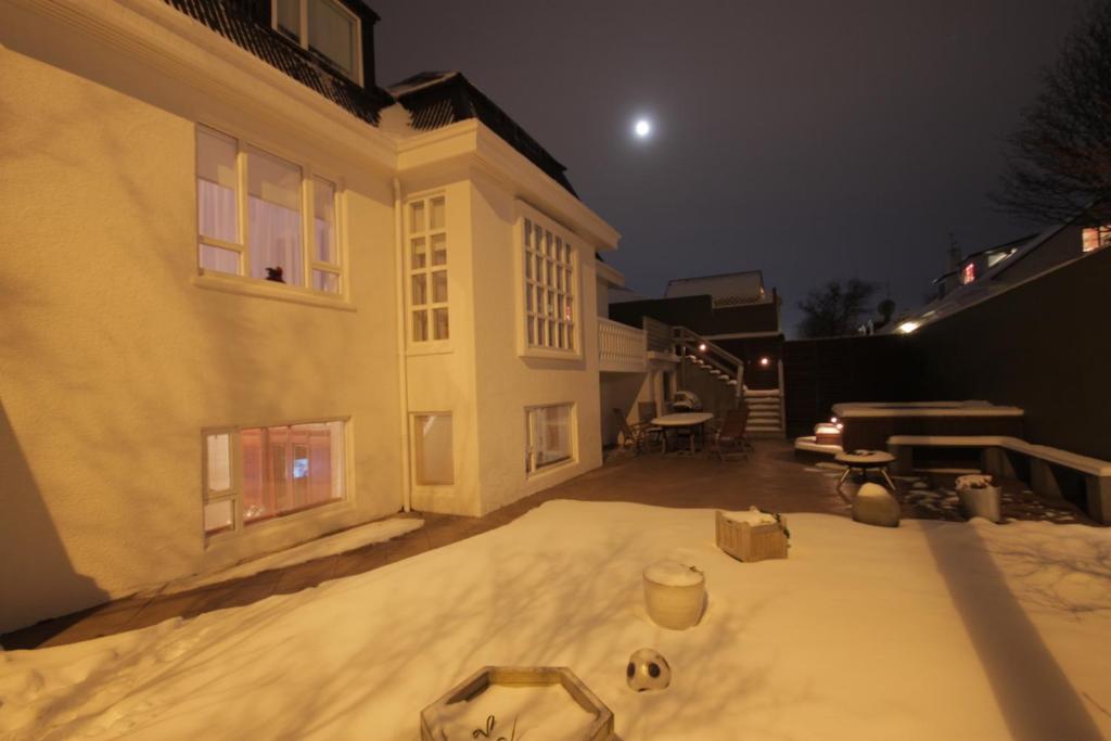 Town House Guesthouse Reykjavik Ngoại thất bức ảnh
